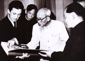 Berlinguer_with_Ho_Chi_Minh