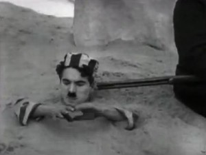 film_chaplin_the_adventurer_02