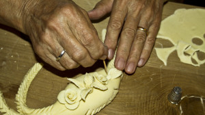 Lavorazione pane rituale