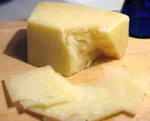 Pecorino_romano_on_board_cropped