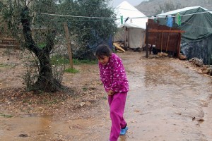 tempesta di neve sui campi profughi in siria libano giordania 1