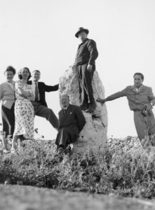 Sassari_-_Menhir_di_Monte_dAccoddi_1942